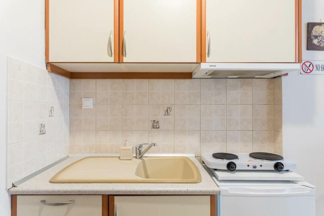 Central Studio! Fiber Wifi, Ac, Private, Self Check-In! Салоніки Екстер'єр фото