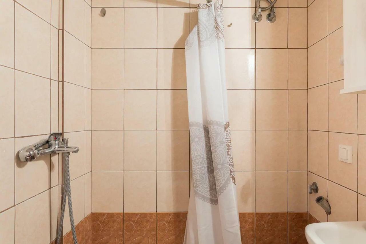 Central Studio! Fiber Wifi, Ac, Private, Self Check-In! Салоніки Екстер'єр фото
